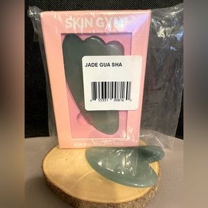 Skin Gym Jade Gua Sha Crystal Beauty Tool New in Box and Jade Gus Sha NWOT